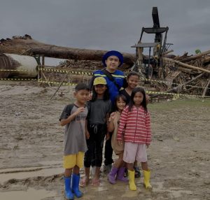 CAPTION: Perawat RSUD Cililin yang dengan penuh tanggung jawab rela meninggalkan keluarga demi menjalankan misi kemanusiaan di Aceh Tamiang. ft ist