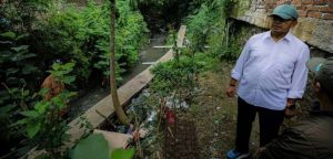 Pemerintah Kota Bandung bersama Kementerian Pekerjaan Umum dan Perusahaan Listrik Negara menyiapkan penanganan terpadu banjir yang bersumber dari anak Sungai Cinambo di Jalan A.H. Nasution Kelurahan Pasir Jati (8/1/2026).